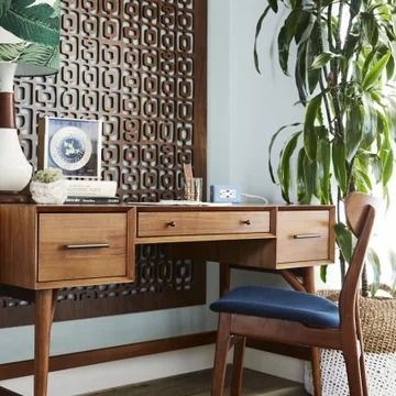 75 Mid-Century Modern Home Office Ideas You'll Love - June, 2024 | Houzz Midcentury Modern Office Desk, Midcentury Modern Office, Modern Home Office Ideas, Mid Century Modern Eclectic, Modern Home Office Design, Mid Century Modern Home Office, Modern Eclectic Home, Mid Century Modern Office, Modern Home Offices