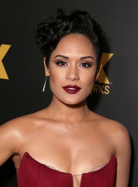 Grace Gealey, Golden Globes 2016, Popsugar Beauty, Film Set, Silent Film, Golden Globes, The Fox, Hair And Makeup, Celebrity Dresses