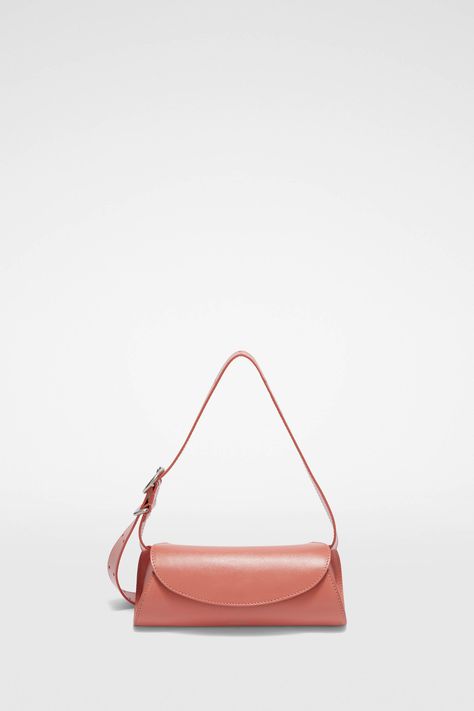 Cannolo Mini Woman | Jil Sander Official Online Store Mini Handbags, Spring Summer Outfits, Jil Sander, Leather Handbag, Sanders, Dark Pink, Luxury Handbags, New Collection, Mini Bag