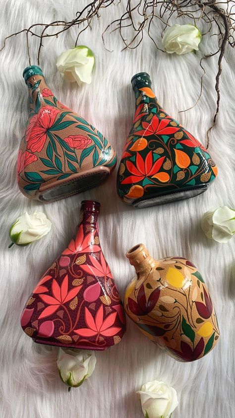 Flower Bottle Painting, Palash Flower Painting, Painting On Wine Bottles, Art Room Decoration Ideas, Bottle Art Ideas Paint, Hd Drawings, Palash Flower, Painting On Bottles, Painting On Pot