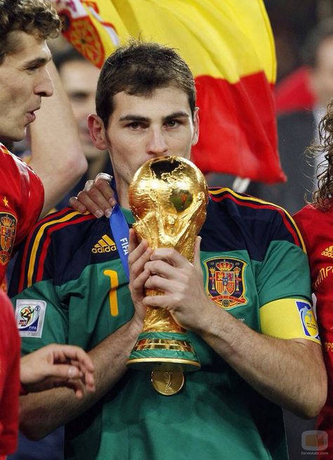 Casillas Casillas Real Madrid, Fifa World Cups, Spain Soccer, Word Cup, Football Score, World Cup Champions, Good Soccer Players, Best Football Players, World Cup Winners