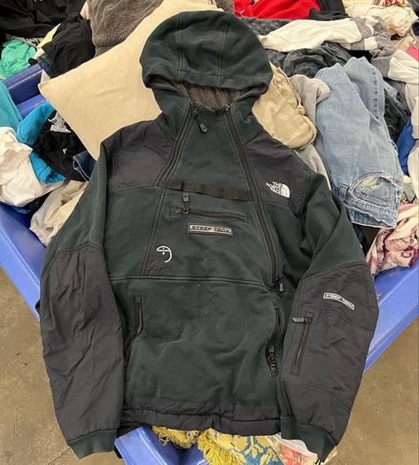 Tech Wear Jacket, Pacsun Logo, Vetements Hoodie, North Face Steep Tech, Vintage North Face, North Face Outfits, Tech Hoodie, Concept Clothing, Future Clothes