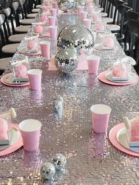 Diy Birthday Party Decorations, 14th Birthday Party Ideas, Sweet Sixteen Birthday Party Ideas, 17th Birthday Ideas, Disco Birthday Party, Two Birthday, Disco Party Decorations, Cowgirl Birthday Party, Bday Party Theme