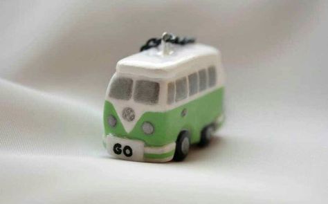 .. Sculptures Clay, Polymer Clay Sculptures, Clay Figurine, Vw Van, Clay Design, Mini Things, Polymer Clay Charms, Polymer Clay Creations, Sculpture Clay