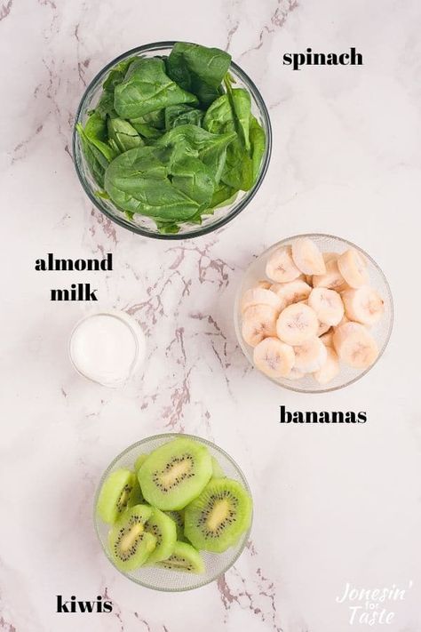 Kiwi Smoothie Recipes, Kiwi Banana Smoothie, Smoothie At Home, Healthy Shake, Greek Yogurt Smoothie, Spinach Smoothie Recipes, Kiwi And Banana, Yummy Green Smoothie, Fit Foods