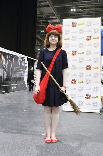 Kiki Cosplayer | Flickr - Photo Sharing! Kiki’s Delivery Service Costume, Halloween Costumes Studio Ghibli, Kiki Costume, Kiki's Delivery Service Dress, Kiki’s Delivery Service Halloween Costume, Kiki's Delivery Service Cosplay, Kiki Cosplay, Ghibli Cosplay, Ryuguji Ken