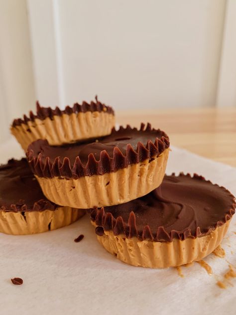 Healthy Peanut Butter Cups Low Calorie Peanut Butter, Blueberry Cake Donuts, Vegan Peanut Butter Cups, Cake Donuts Recipe, Healthy Peanut Butter Cups, Peanut Butter Cups Recipe, Pb Cups, High Protein Desserts, High Protein Low Calorie