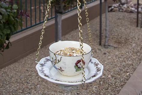 Teacup Bird Feeder Diy, Tea Cup Projects, Teacup Bird Feeder, Unique Bird Feeders, Teacup Crafts, Tea Cup Design, Tea Cup Bird Feeder, Design Cup, Blue Tea Cup