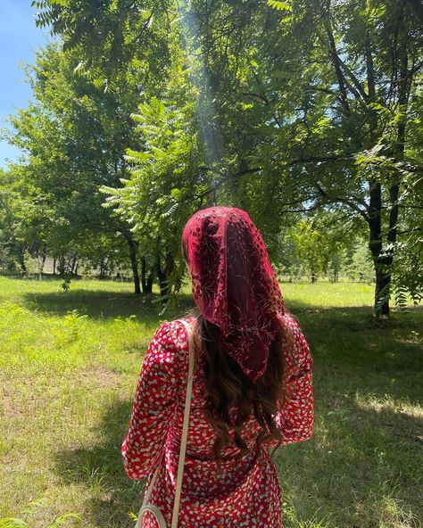 Cute Head Covering, Orthodox Veil Aesthetic, Hair Covering Styles, Christian Head Scarf, Christian Viel, Christian Veiling Outfits Casual, Christian Veil Aesthetic, Christian Head Covering Style, Veiling In Witchcraft