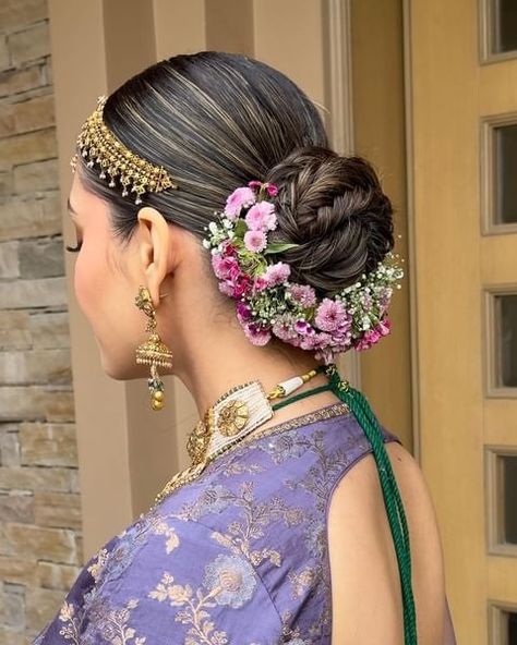 All Posts • Instagram Real Flowers Hairstyle, Hairstyle Bun Wedding Indian, Bridal Bun Hairstyles Indian Flower, Flower Hairstyles Indian, Goan Jewellery, Haldi Hairstyles For Bride, Bridal Bun Hairstyles Indian, Indian Hair Bun, Indian Bridal Bun