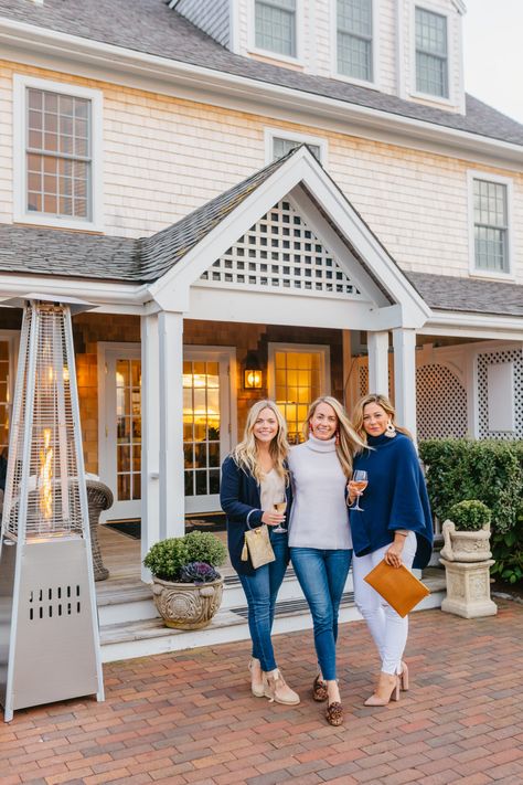 Nantucket Bachelorette, Nantucket Style Clothing, Nantucket Style Homes Interior, Nantucket Restaurants, Cape Cod Interior Design, Cape Cod House Exterior, Montreal Travel Guide, Nantucket Style Homes, New England Aesthetic