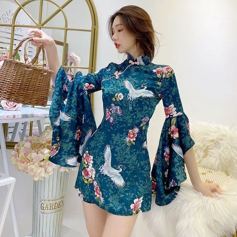 Cheongsam, Vietnam, Dresses With Sleeves, Long Sleeve Dress, China, Long Sleeve, Fashion Design, Clothes, Design