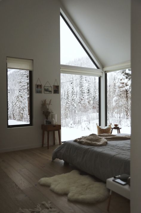 A Pair of Adventurous Photographers Open the Doors of Their Epic Mountain Hideaway - Dwell Bedroom Frames, Design Exterior, Floor To Ceiling Windows, Winter House, Large Windows, Dream Home Design, Dream Room, 인테리어 디자인, My Dream Home