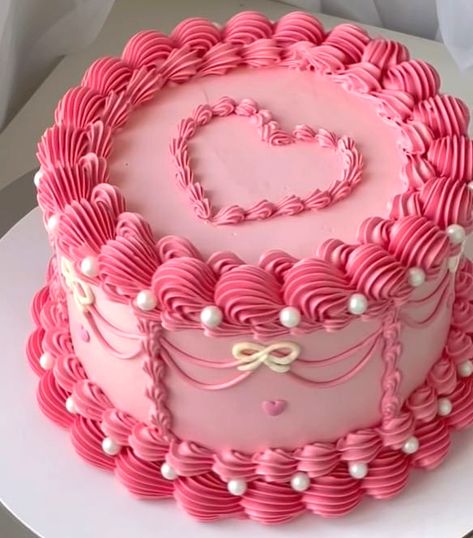 Round Birthday Cakes, Girly Birthday Cakes, Bolo Vintage, Circle Cake, Vintage Birthday Cakes, Pinterest Cake, Girly Cakes, 16 Birthday Cake, Pink Birthday Cakes