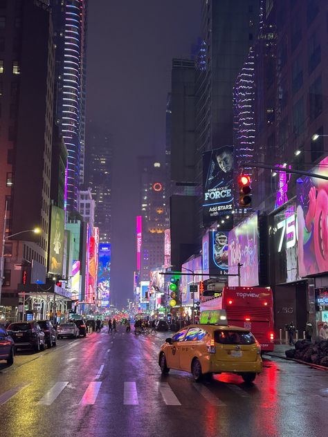 Nyc Lights Aesthetic, New York City Times Square Night, New York Lights Night, New York Beautiful Places, New Your City Night, New York Night Life Aesthetic, New York Nuit, New York Asthetics, Night Time New York