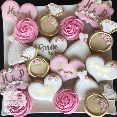 Cookies Personalized, Cookie Party Favors, Bridal Cookies, Wedding Cake Cookies, Bridal Shower Cookies, Custom Desserts, Bridal Shower Diy, Bridal Shower Cake, Pretty Cookies