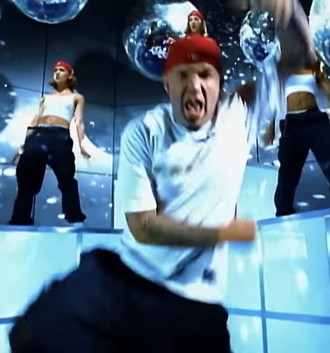 fred durst😧 Fred Durst Pfp, Limp Biscuit, Fred Durst, Nobody Loves Me, Metal Board, Blue Eyed Men, Silly Bands, Jonathan Davis, Limp Bizkit