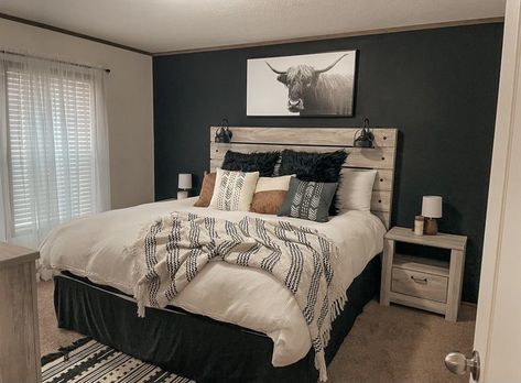 Grey Lash Room, Room Inspo For Teens, Room Inspo Western, Room Western, Farmhouse Bedroom Design, Western Bedrooms, Western Room, Country Bedroom Decor, Rustic Luxury