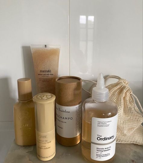 The Ordinary Glycolic Acid, Skin Radiance, Beige Aesthetic, روتين العناية بالبشرة, Body Skin Care Routine, Glycolic Acid, Skin Care Essentials, Skin Care Products, Face Serum