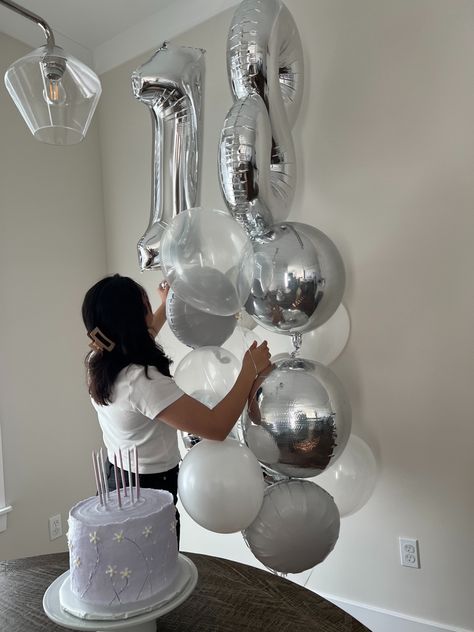 18th Birthday Silver Theme, 18th Bday Balloons, Silver Balloons Aesthetic, Silver Birthday Party Aesthetic, 14th Birthday Balloons, Birthday Balloons Aesthetic, 18th Balloons, 18th Birthday Aesthetic, 18th Birthday Balloons