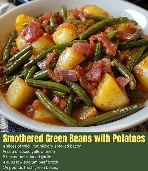 Smothered Green Beans with Potatoes - Recipecs Green Beans With Potatoes, Potatoes And Bacon, Smothered Green Beans, Beans And Potatoes, Creamy Parmesan Sauce, Chicken Rice Soup, Can Green Beans, Green Beans And Potatoes, Southern Dishes