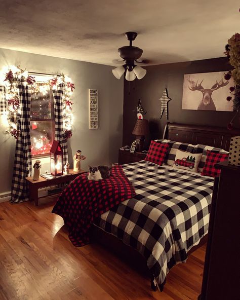 Red Buffalo Plaid Bedroom, Buffalo Plaid Bedroom, Household Design, Plaid Bedroom, Cozy Christmas Bedroom, Christmas Bedroom Decor Ideas, Christmas Bedroom Ideas, Bedroom Colours, Christmas Bedroom Decor