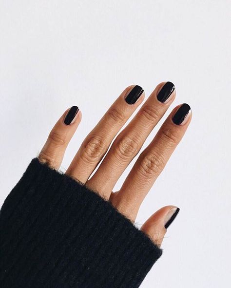 Minimalist Nail Art, Minimal Nails, Diy Nail Designs, Black Nail, Minimalist Nails, Manicure E Pedicure, Perfect Nails, Nail Trends, Diy Nails