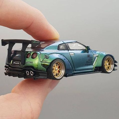 Hot Wheels Cars Toys, Hot Wheels Garage, Model Cars Collection, Hot Weels, Cool Car Drawings, Best Jdm Cars, Hot Wheels Toys, Custom Hot Wheels, Super Luxury Cars