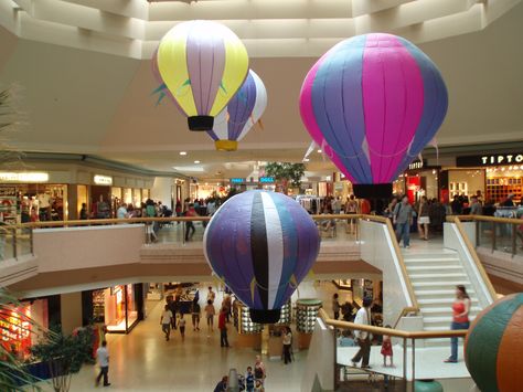 Great Shopping Mall In Scarborough http://www.scarboroughtowncentre.com/ Scarborough Ontario, Old Toronto, Floating Balloons, Commercial Plumbing, Toronto City, Hot Air Balloons, Air Balloons, Close To Home, Canada Travel