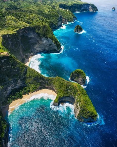 Civil Engineering Discoveries on LinkedIn: Kelingking Beach, Bali ✈️😍😃To Find The Most Beautiful Places In The… | 15 comments Penida Island, Kelingking Beach, Voyage Bali, Travel Motivation, Gili Trawangan, Nusa Penida, Bali Island, Destination Voyage, Amazing Travel Destinations