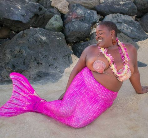 Mermaid Meme, Black Mermaid Tail, Fat Memes, Plus Size Burlesque, Fat Mermaid, Pink Mermaid Tail, Mermaid Photography, Monday Memes, Handmade Mermaid