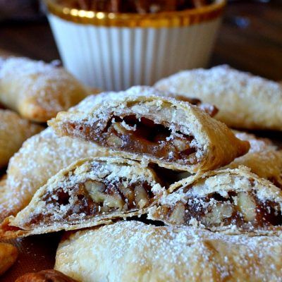 Pecan Hand Pies, Handheld Pies, Mini Hand Pies, Air Fryer Recipes Dessert, Air Fryer Desserts, Pecan Pie Filling, Air Fryer Ideas, Apple Hand Pies, Fried Pies