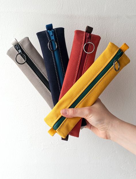 Pencil Case Ideas, Fabric Pencil Case, Bags Inspiration, Planter Cover, Leather Zipper Pouch, Canvas Pencil Case, Pencil Organizer, Leather Pencil Case, Bags Diy