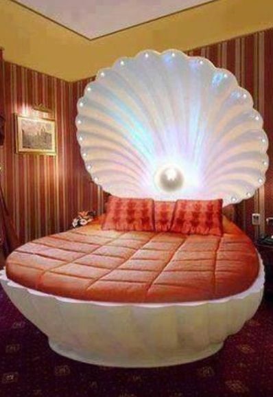 Luxury Clam Shell Bed Shell Bed, Mermaid Bedroom, Romantic Bed, Mermaid Room, Round Beds, Romantic Bedroom, Furnished Apartment, Cool Beds, Shabby Chic Furniture