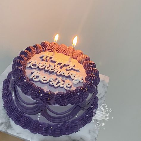 purple based vintage korean cake Vintage Korean Cake, Dark Purple Cake, Blue Theme Cake, Purple Cakes Birthday, Purple Cakes, Korean Cake, Purple Birthday, Blue Cakes, Aesthetic Korean