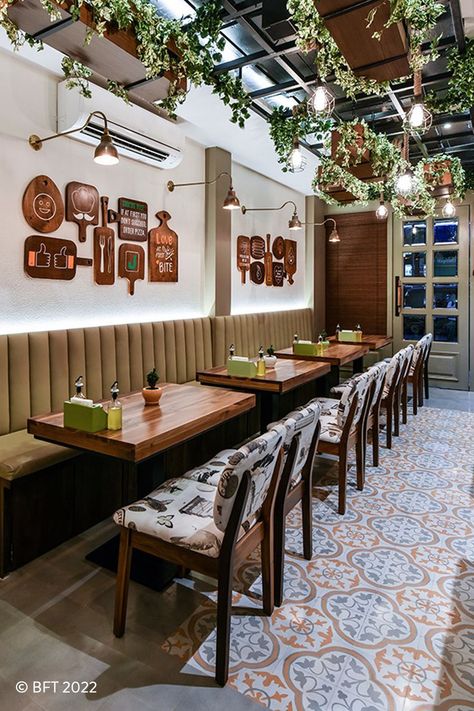 Rustic Restaurant Interior Design, Restaurant Interior Design Creative, Restaurant Interior Design Ideas, Rustic Restaurant Interior, Restaurant Chairs Design, Start A Restaurant, Restaurant Tiles, Restaurant Seating Design, Cafe Design Inspiration