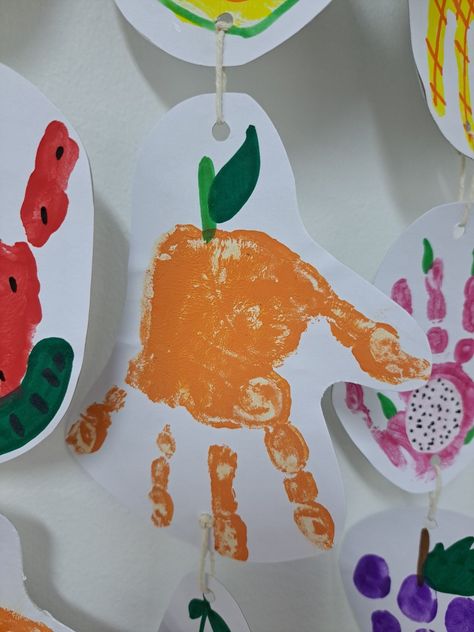 Hand Print Food Craft, Handprint Fruits And Vegetables, Fruit Crafts For Infants, Farmers Market Art For Toddlers, Fruit Footprint Art, Fruit Handprint Art, Fruit Art For Toddlers, Handprint Fruit, Fruit Crafts For Toddlers