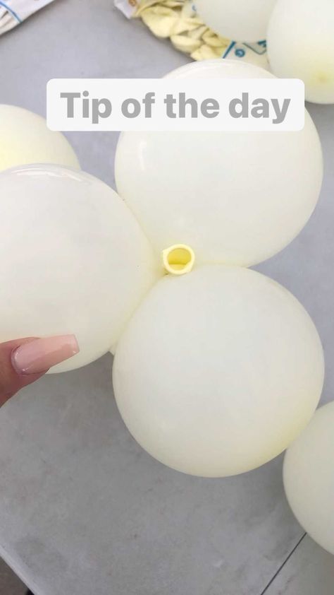 Balloon Garland Fillers, Bridal Party Balloons, Diy Mini Balloons, Two Color Balloon Garland, Balloon Garland Mantle, Mini Garland Balloon, Diy Balloon Cluster, Ballon Cluster Ideas, Balloon Cluster Ideas