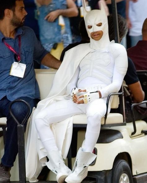 Celebrity Fashion Fails, Batman Suit, Batman Outfits, Black Batman, Most Stylish Men, Eccentric Style, Jaden Smith, Fashion Week 2015, Fashion Fail