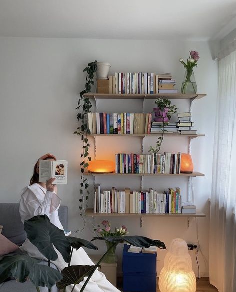 #books #bookshelf #bookstagram #bookworm #booklover #reading #reader #instagram #inspiration Bedroom With Bookshelf, Bookshelves Aesthetic, London Room, Aesthetic Bookshelves, Books Bookshelf, Future Apartment, Apartment Decor Inspiration, Aesthetic Vibes, Apartment Inspiration