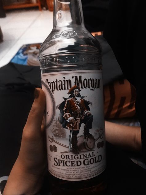 aesthetic captain morgan Captain Morgan Drinks, Lauren Nicole, Beer Pong Tables, Captain Morgan, Alcohol Aesthetic, Cigars And Whiskey, Spiced Rum, Jack Daniels Whiskey Bottle, Cigars