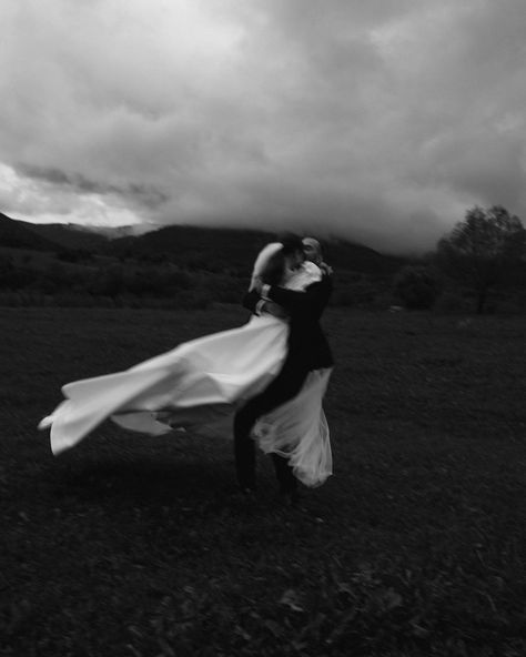 Wedding • Instagram Dark Romance Wedding, Luxury Cowgirl, Running Together, Inspi Photo, Mountain Wedding Photos, Mountain Engagement Photos, Romance Wedding, Tennessee Wedding, Romantic Photos