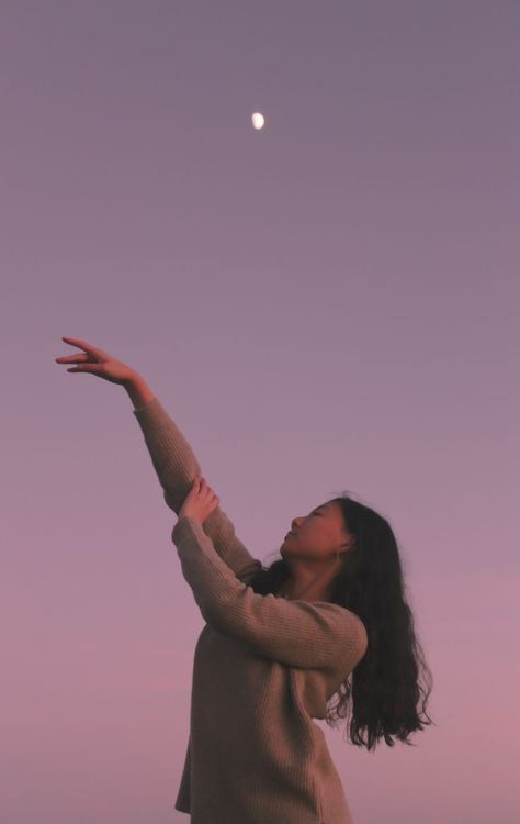 Dancer Photography Outdoor, Artsy Dance Photos, Beach Dance Photography, Outdoor Dance Photography, Sunrise Dance Photography, Outdoor Ballet Photography, Ballet On The Beach, Film Dance, Dancing Pose