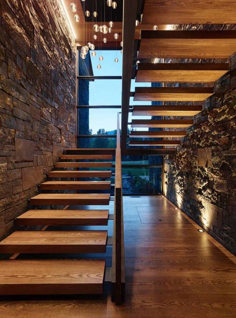 A mountain dwelling in Wyoming with modern-rustic styling Rustic Staircase, Rustic Stairs, Escalier Design, Wood Staircase, Stairs Architecture, Floating Stairs, Casa Country, Modern Stairs, Wooden Staircases