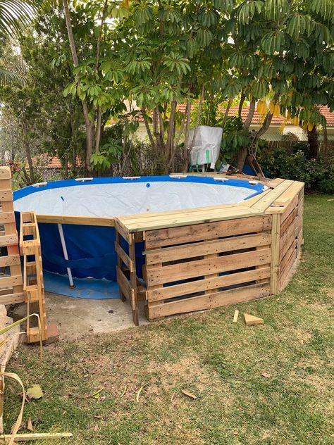 Pool Pallet | Pool Pallet Piscina Pallet, Decks Ideas, Ideas De Piscina, Plant Decor Ideas, Decks Around Pools, Pallet Pool, Deck Piscina, Pool Deck Plans, Cheap Pool