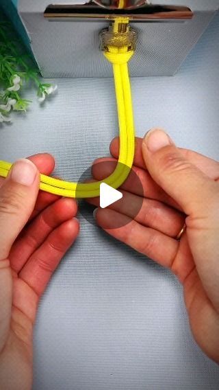 Life Hack Gadgets on Instagram: "How to make a string knot for keychain" Knots For Keychains, String Keychain, Knot Keychain, Life Hack, Life Hacks, Knot, Gadgets, On Instagram, Instagram