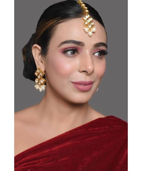 PEARL BEADED KUNDAN INSPIRED EARRING & MANG TIKA SET FOR WOMEN Mang Tika, Mang Tikka, Antique Jewellery Online, Beads Work, Buy Pearls, Onyx Bead, Pearl Beads, Simple Outfits, Saree Designs