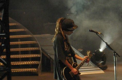 Tom Kaulitz Banner, Tom Kaulitz, Guitar