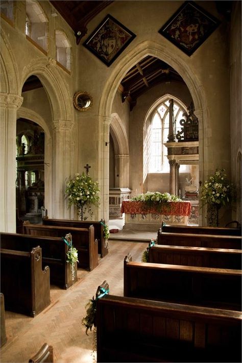 Wedding Venues Chapel, Hengrave Hall Wedding, Little Chapel Wedding, Chapel Wedding Aesthetic, Gothic Church Wedding, Vintage Chapel Wedding, Vintage Church Wedding, Episcopal Wedding, Old Church Wedding