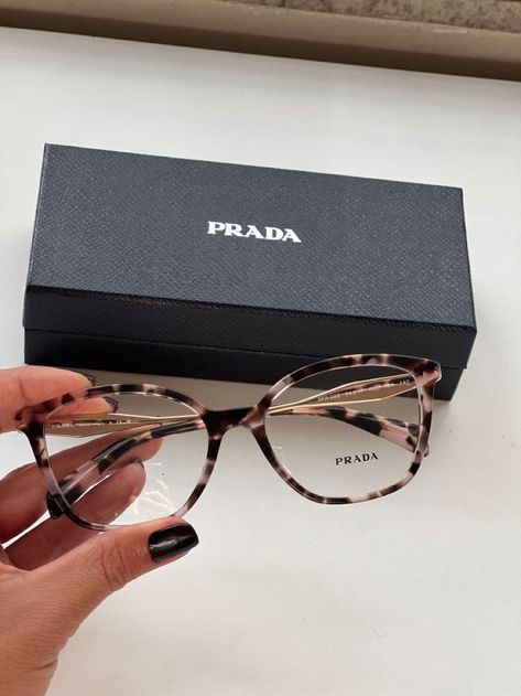 Prada Glasses Frames Woman, Prada Eyeglasses Women, Designer Glasses Frames Women, Glasses Prada, Cute Glasses Frames, Elegant Glasses, Glasses Frames Trendy, Classy Glasses, Glasses Inspiration